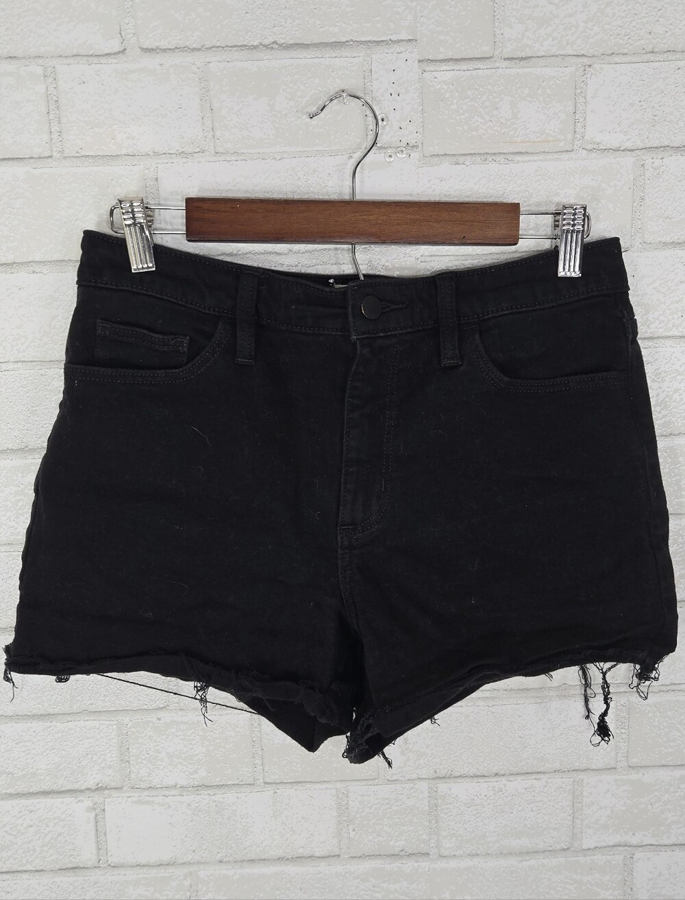 Universal Thread black jean shorts